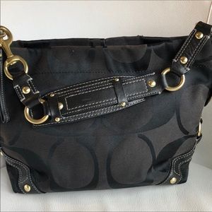 Coach Carly Hobo Bag - D0882-10819